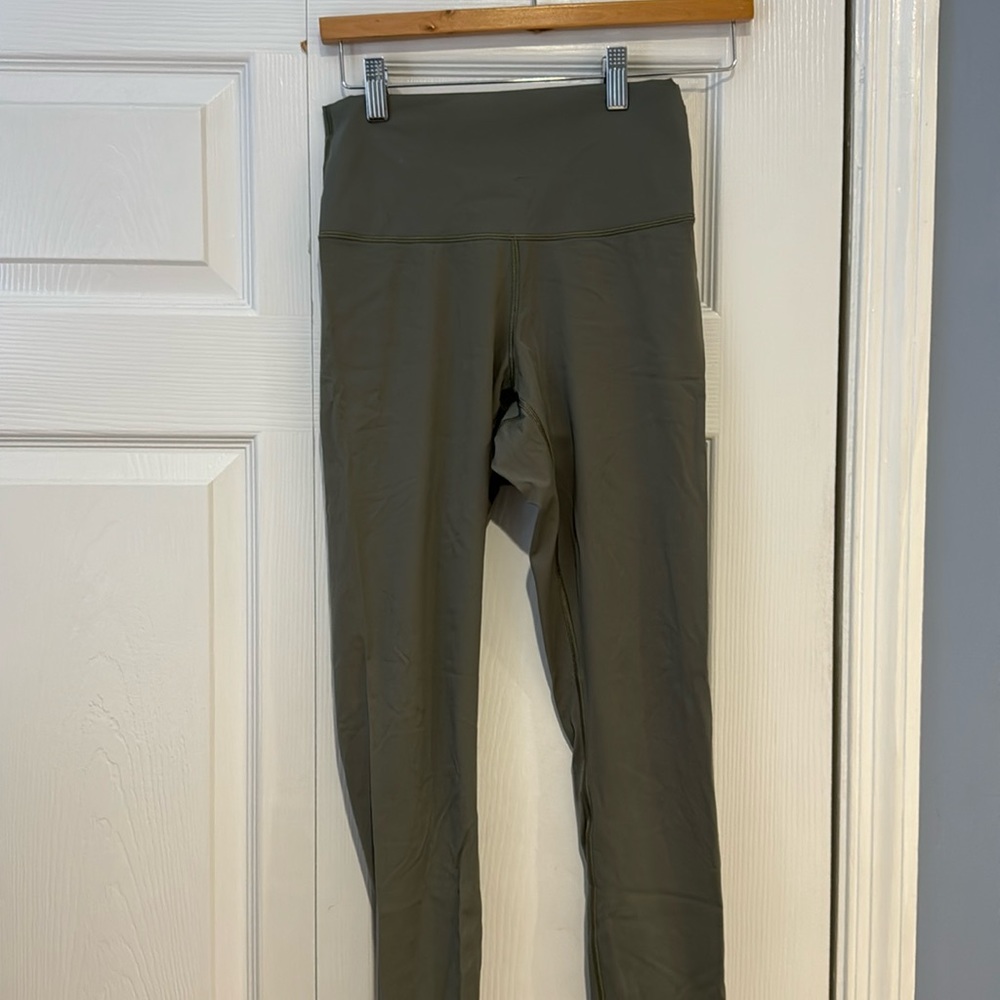 Everlane ReNew leggings